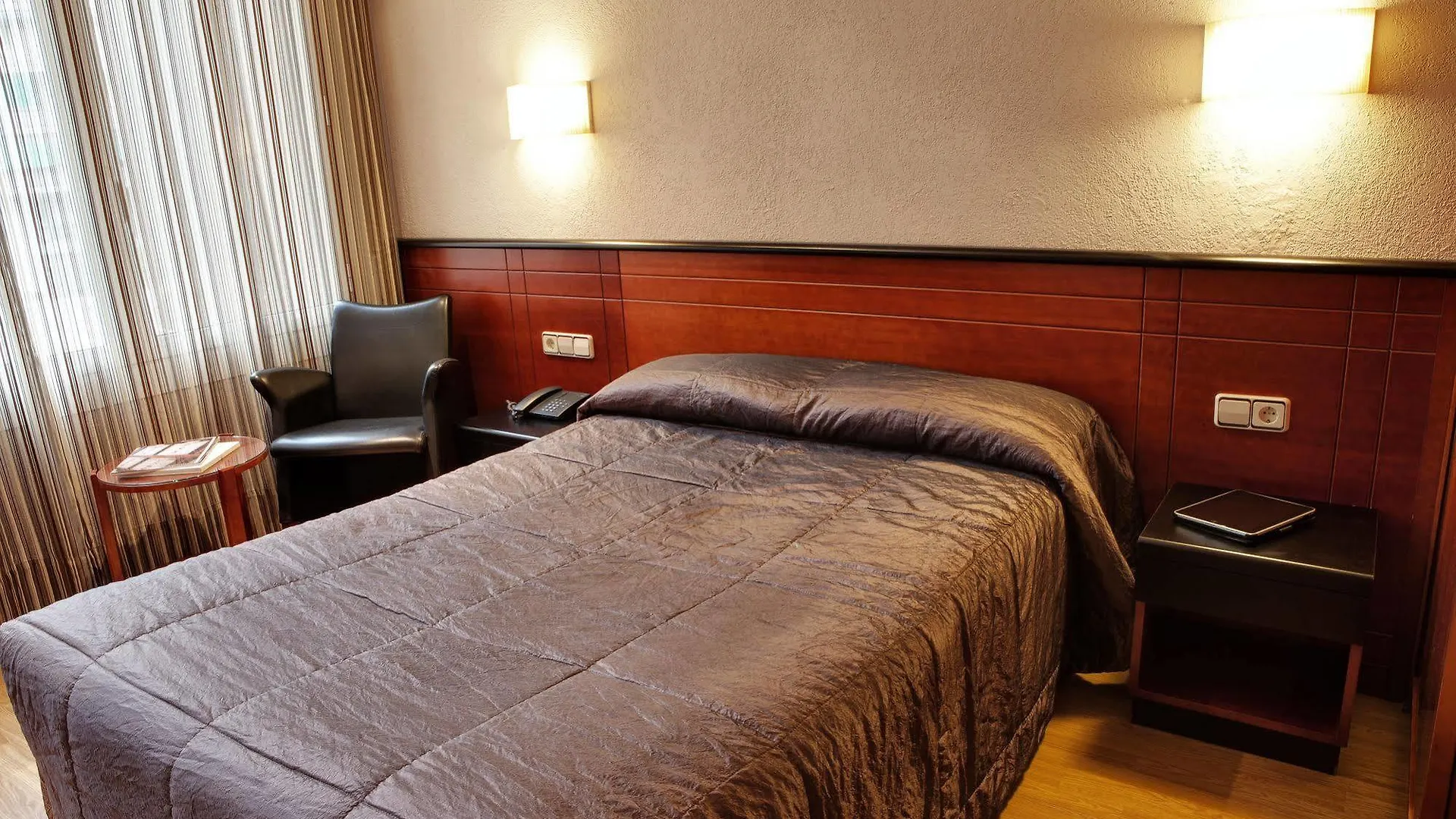 Hotel Derby Barcelona 4*,