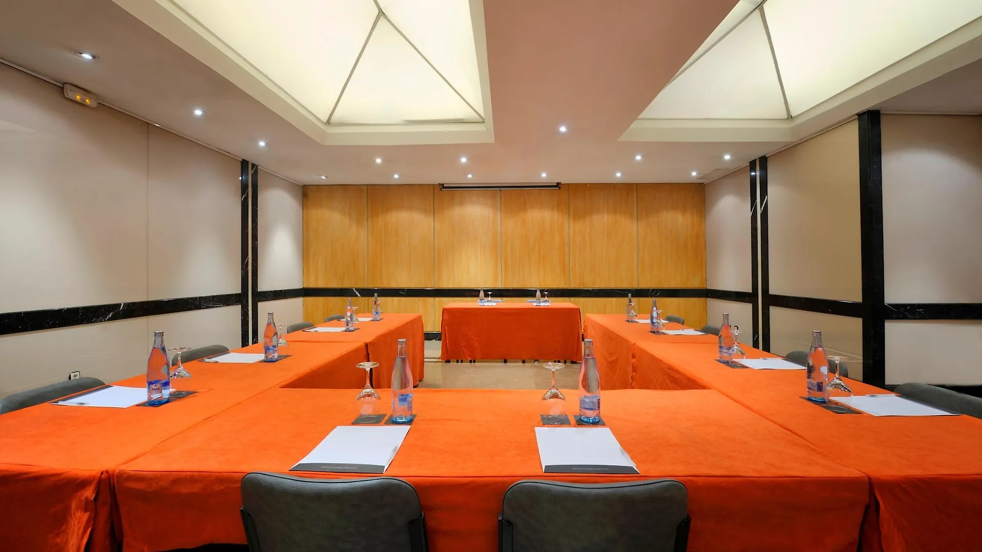 Hotel Derby Barcelona 4*,